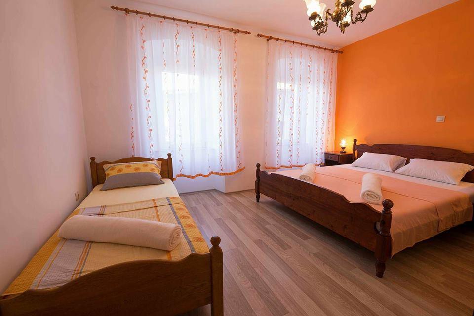Apartmani Pod Nehajem Сень Екстер'єр фото