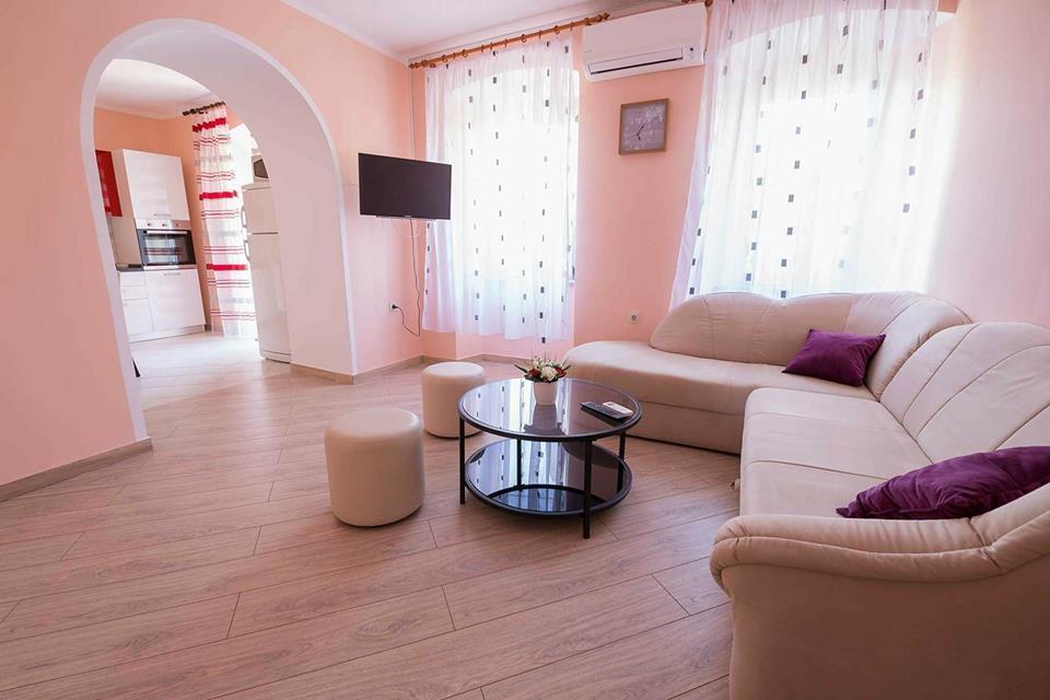 Apartmani Pod Nehajem Сень Екстер'єр фото