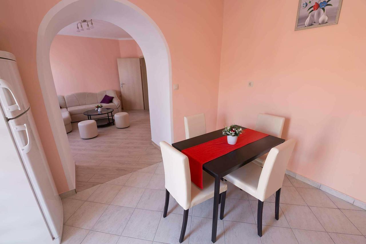Apartmani Pod Nehajem Сень Екстер'єр фото